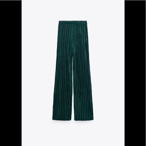 NWT Zara green pleated pants